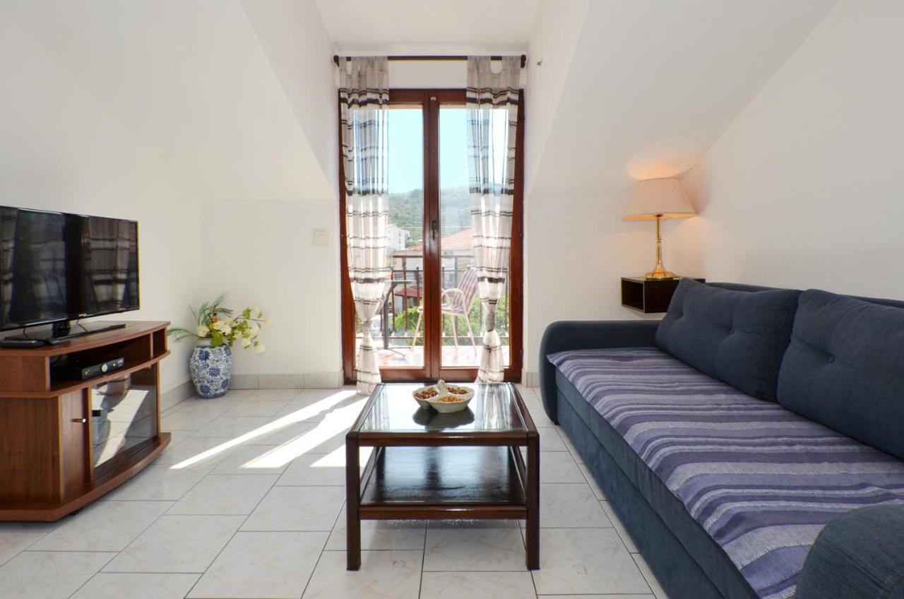 Apartments By The Sea Slatine, Ciovo - 12176 ภายนอก รูปภาพ