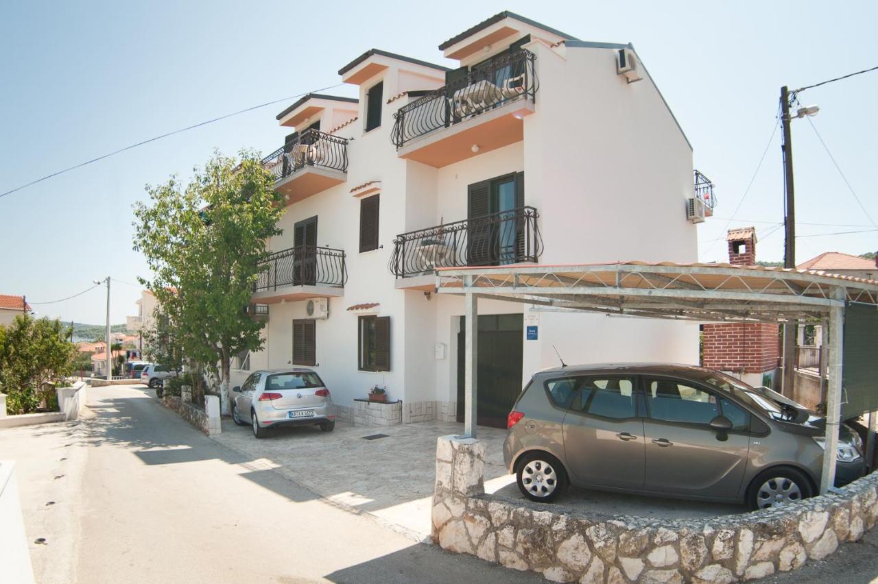 Apartments By The Sea Slatine, Ciovo - 12176 ภายนอก รูปภาพ