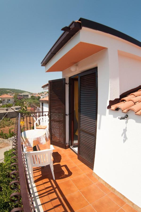 Apartments By The Sea Slatine, Ciovo - 12176 ภายนอก รูปภาพ